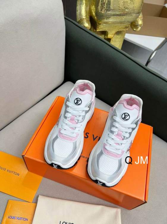 Picture of Louis Vuitton Shoes _SKULVsz35-40JM010412552